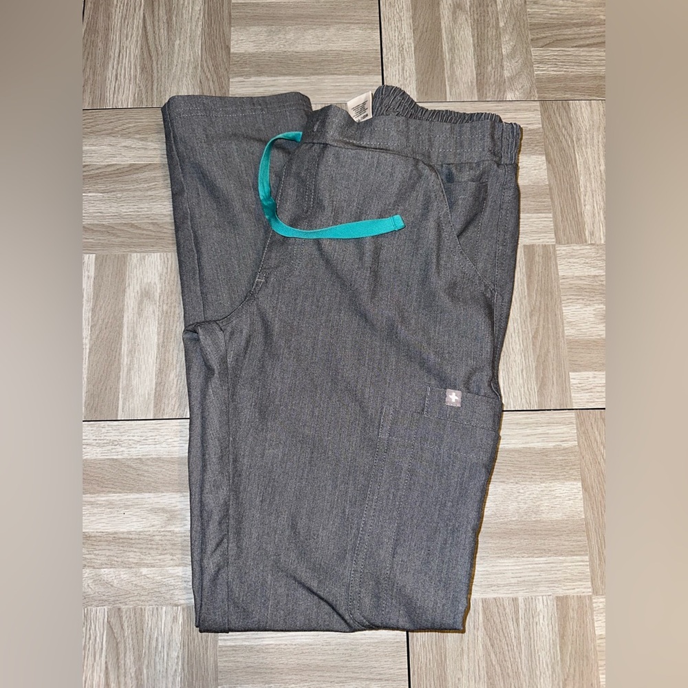Figs Graphite Yola Bottoms